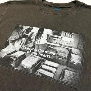 GOOD ON /  VINYLIS SS Tee 